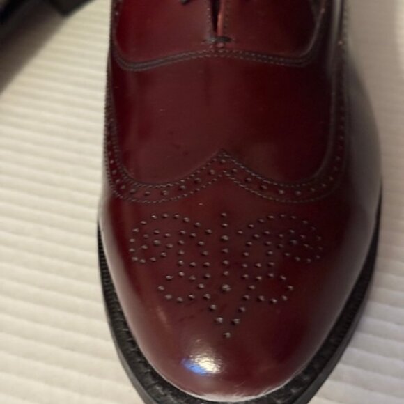 New/Without box -  Bostonian Classics Burgundy Wingtip Toe Oxford Shoes: 11 D/B - Picture 2 of 9